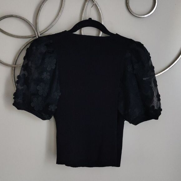 NWOT French Connection floral puff sleeve top - Picture 7 of 8
